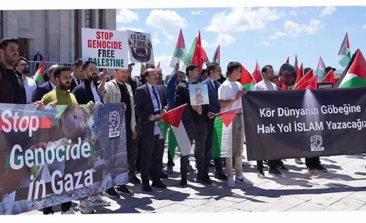ETÜ’de Gazze ve Doğu Türkistan Protestosu