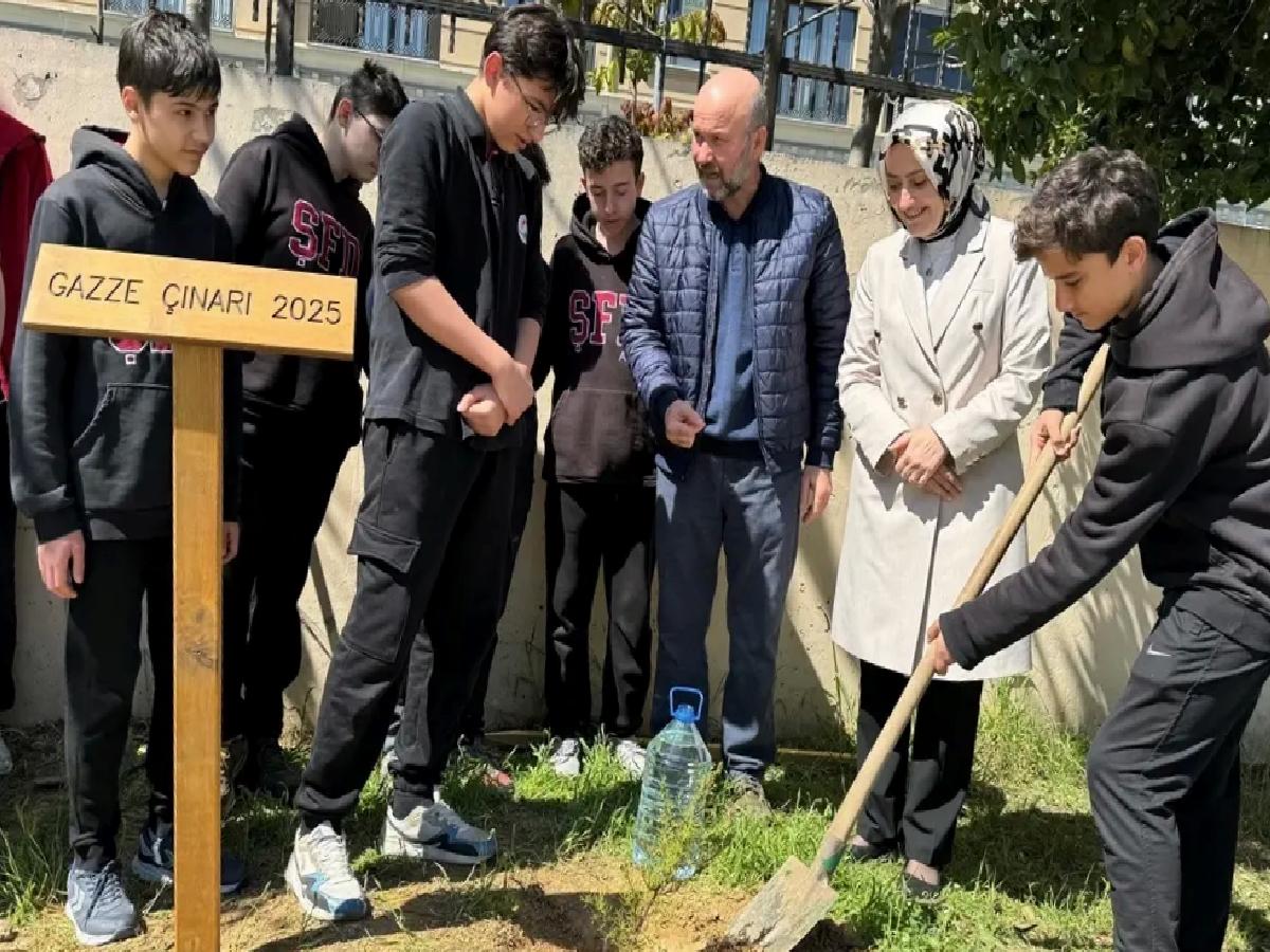 Eyüp Sultan Önder İmam Hatipliler Derneği’nden Filistinli çocuklar adına fidan dikimi