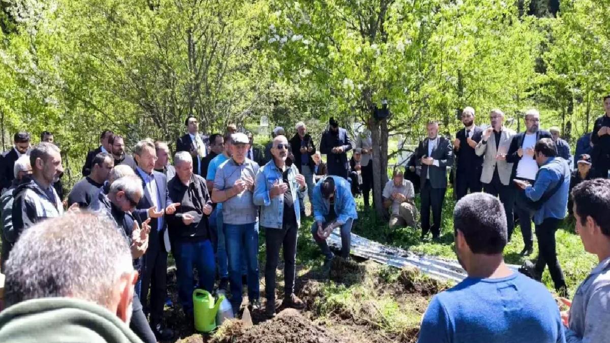 Fahrettin Altun, Amcasının Cenaze Törenine Katıldı