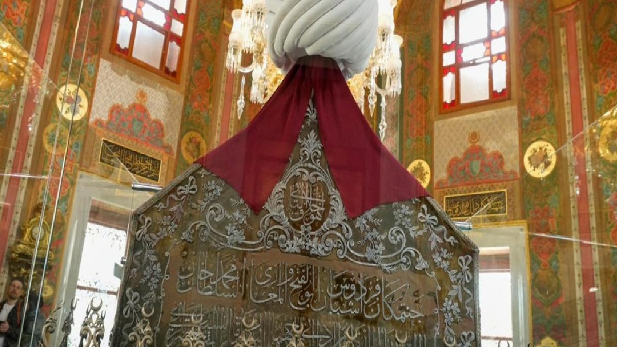 Fatih Sultan Mehmet Han, vefatının 544’üncü yıl dönümünde kabri başında anıldı