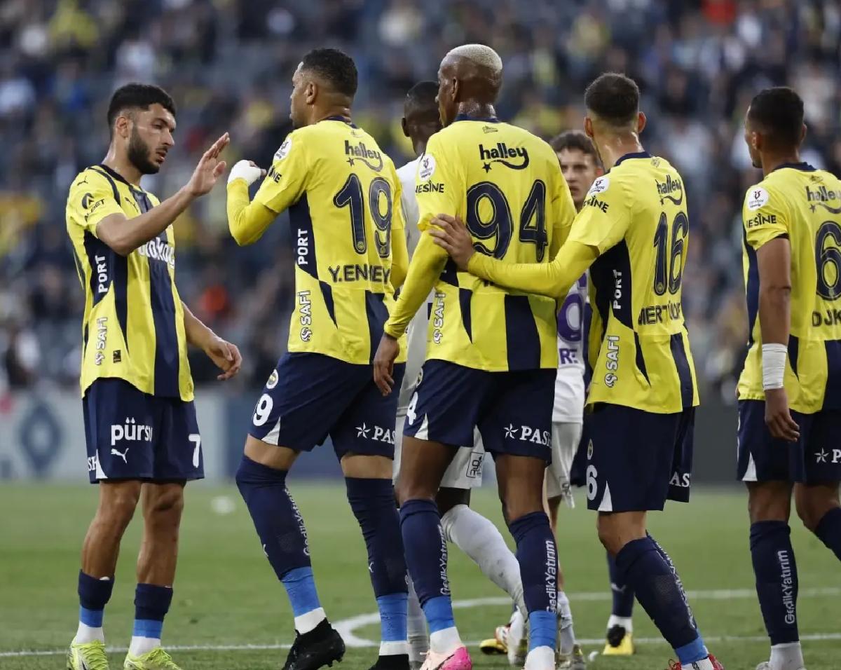 Fenerbahçe, Eyüpspor’u 2-1 Yenerek 3 Puan Aldı