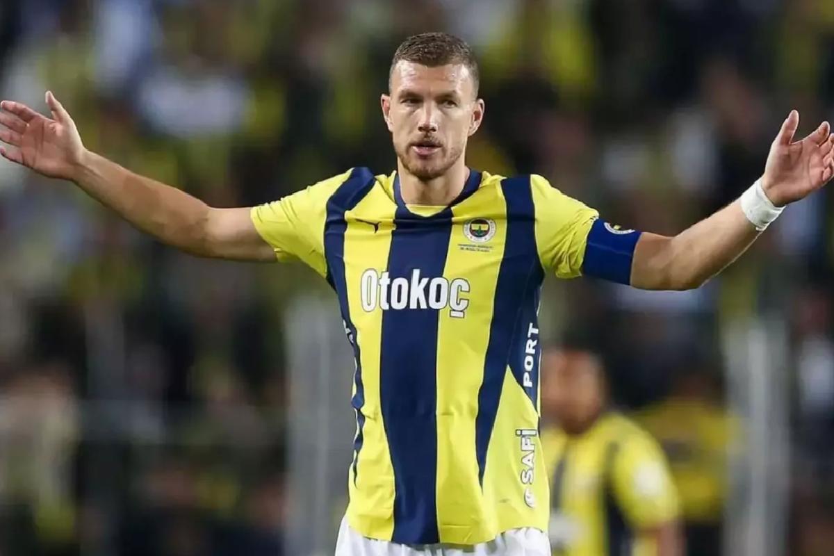 Fenerbahçe’de Dzeko ile yollar ayrılıyor! Ali Koç yeni golcüyü İngiltere’de buldu