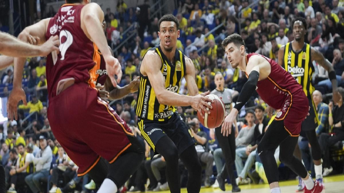 Fenerbahçe’den Galatasaray’a 24 sayı fark