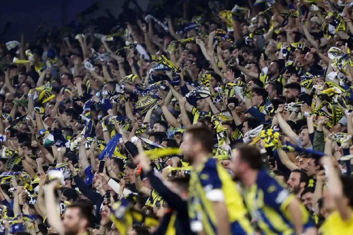 Fenerbahçeli yıldızın eşinden transfer açıklaması gibi hamle