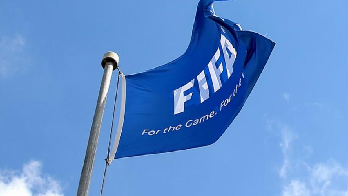 FIFA, futbolda ırkçılığın azami cezasını 5 kat yükseltti