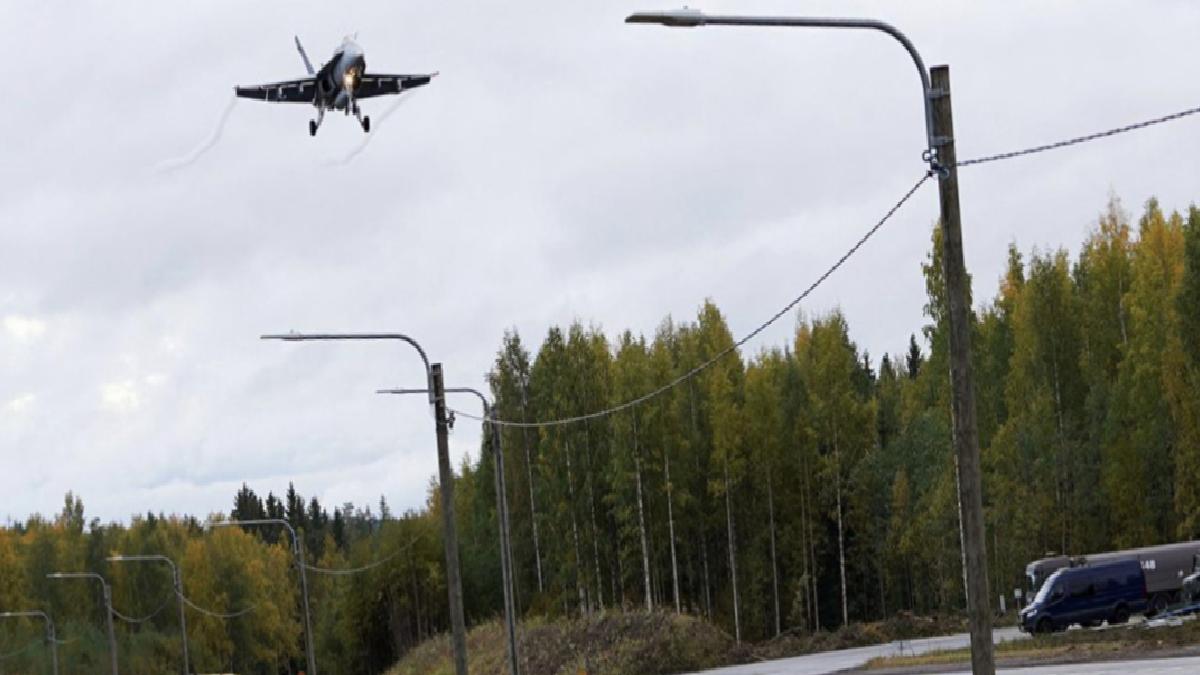 Finlandiya’da orduya ait savaş uçağı düştü