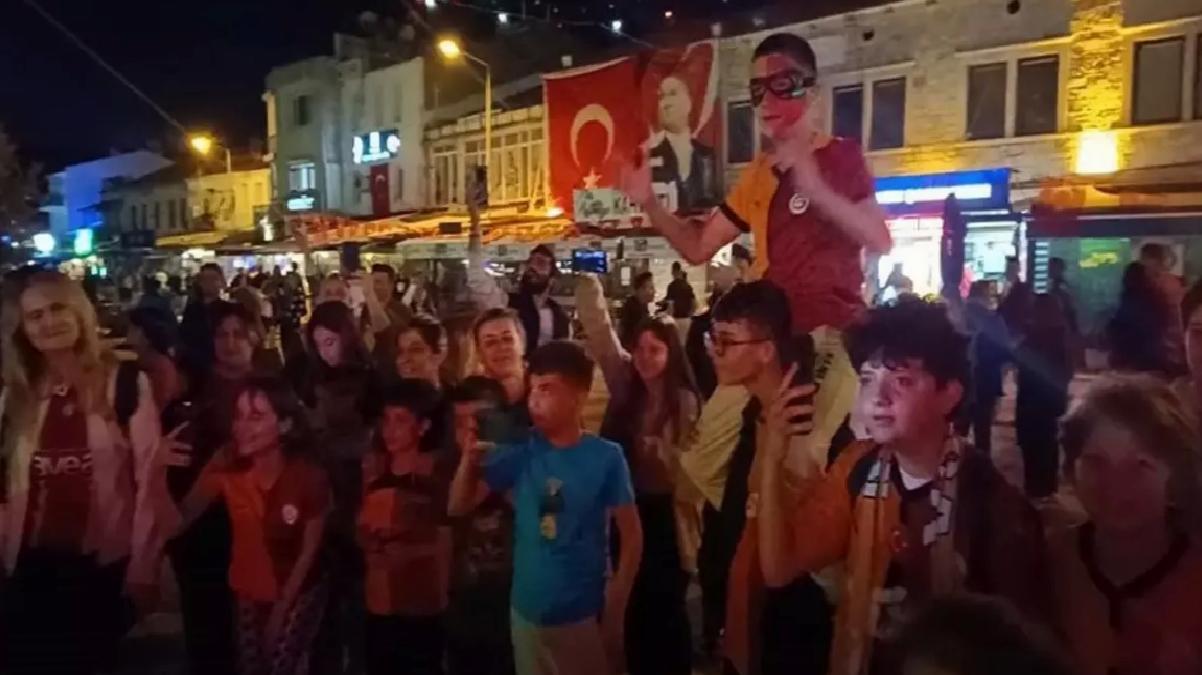 Foça’da Galatasaray Şampiyonluk Kutlaması