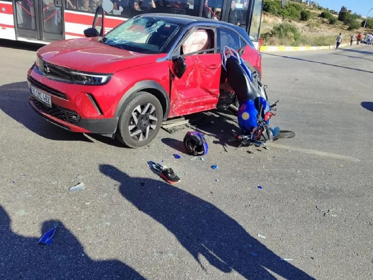 Foça’da Motosiklet Kazası: Sürücü Ağır Yaralandı