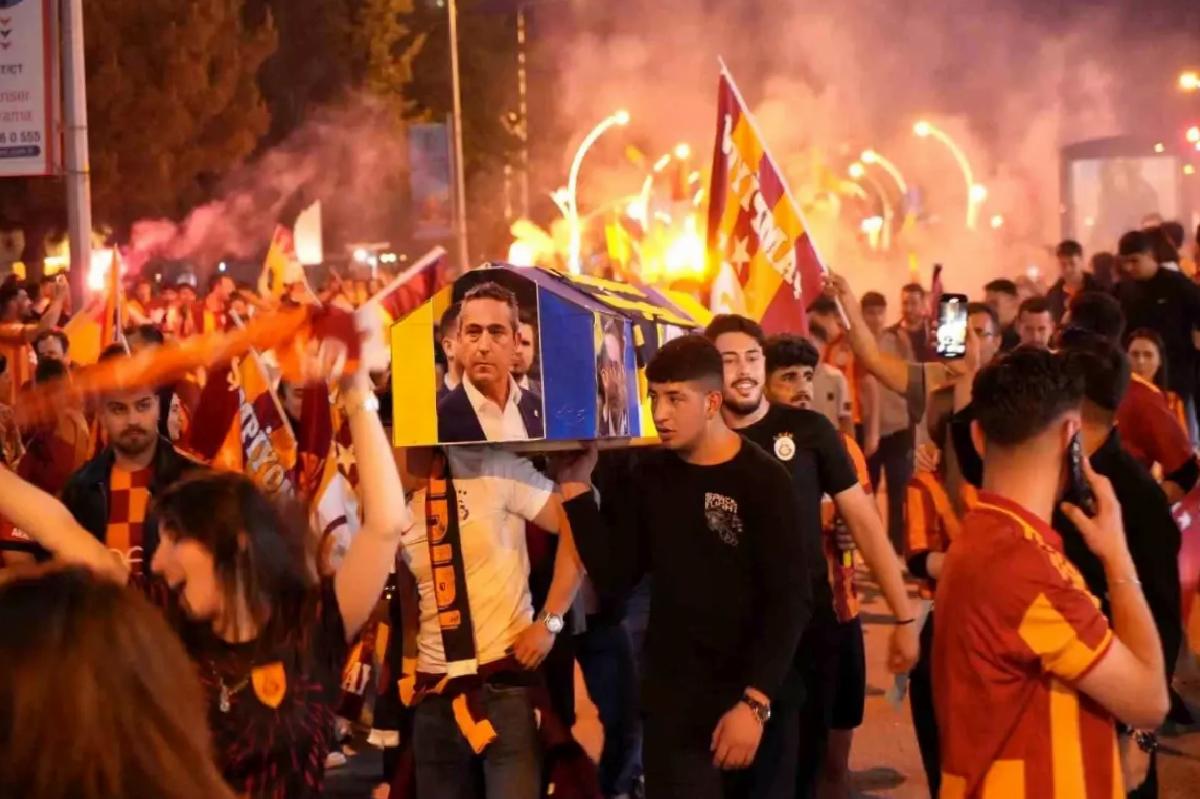 Galatasaray 25. Şampiyonluğunu Kutladı