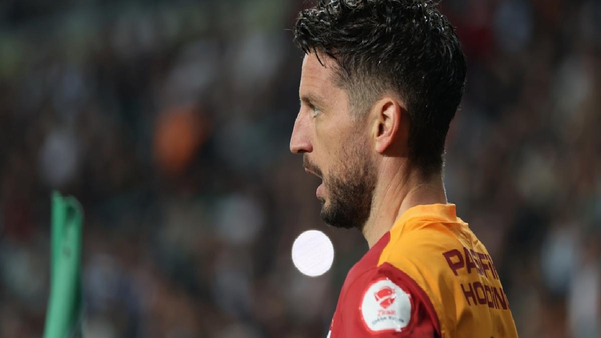 Galatasaray’da Dries Mertens’in doğum günü kutlandı