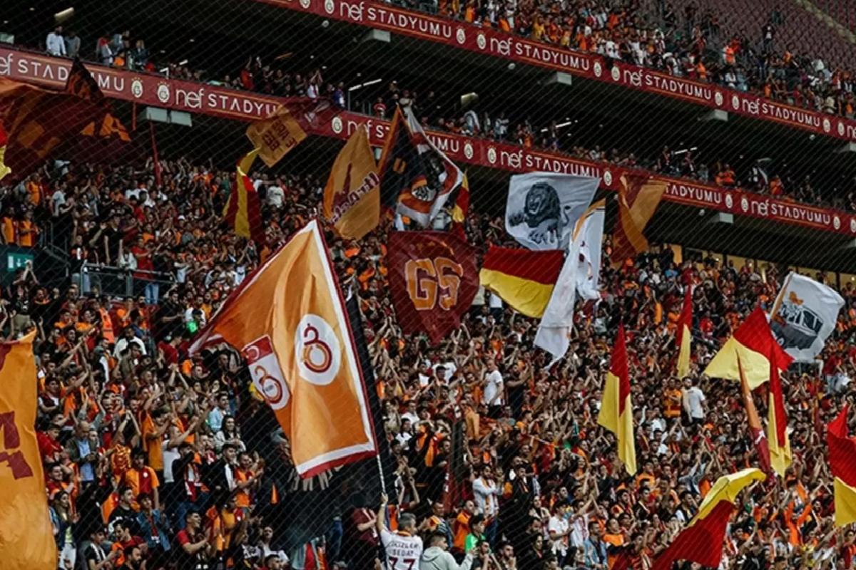 Galatasaray’da şok sakatlık! Takımın bel kemiği maça devam edemedi