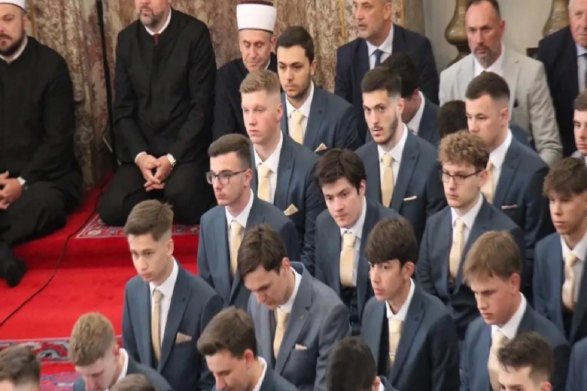 Gazi Hüsrev Bey Medresesi 475. Dönem Mezunlarını Verdi