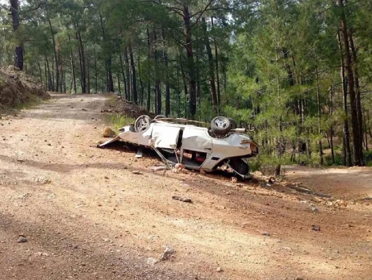 Gazipaşa’da Kontrolden Çıkan Otomobil Devrildi