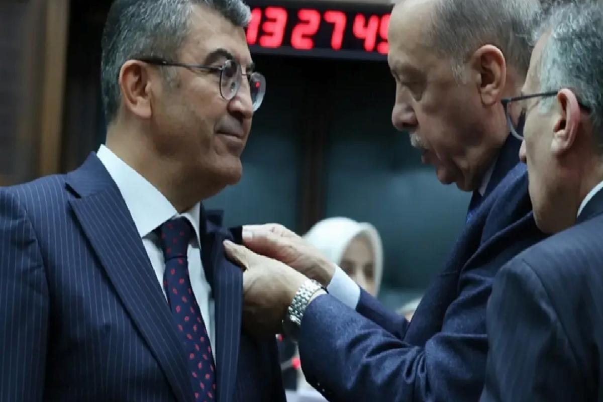 Gelecek Partisi’nden istifa eden Konya Milletvekili Hasan Ekici, AK Parti’ye katıldı