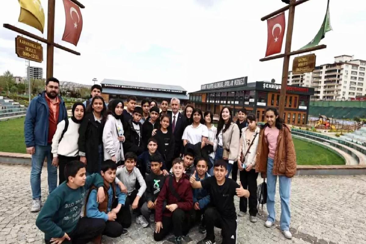 Geleneksel Sporlar Merkezi’nde Gençlerle Buluşma