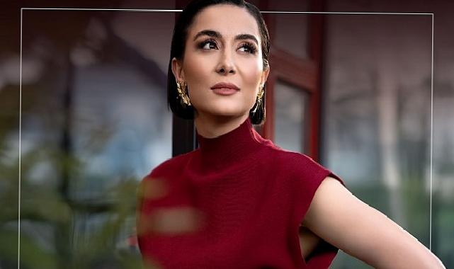 Gelenekten günümüze: Ezgi Eyüboğlu’ndan yeni bir şarkı