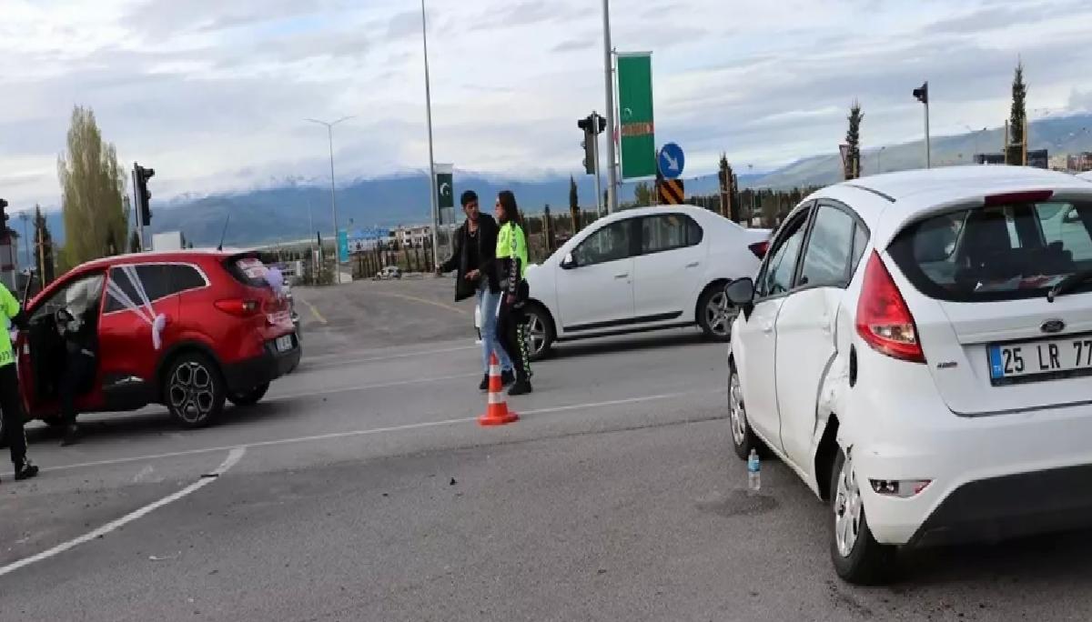 Gelin Arabası Trafik Kazası: 3 Yaralı