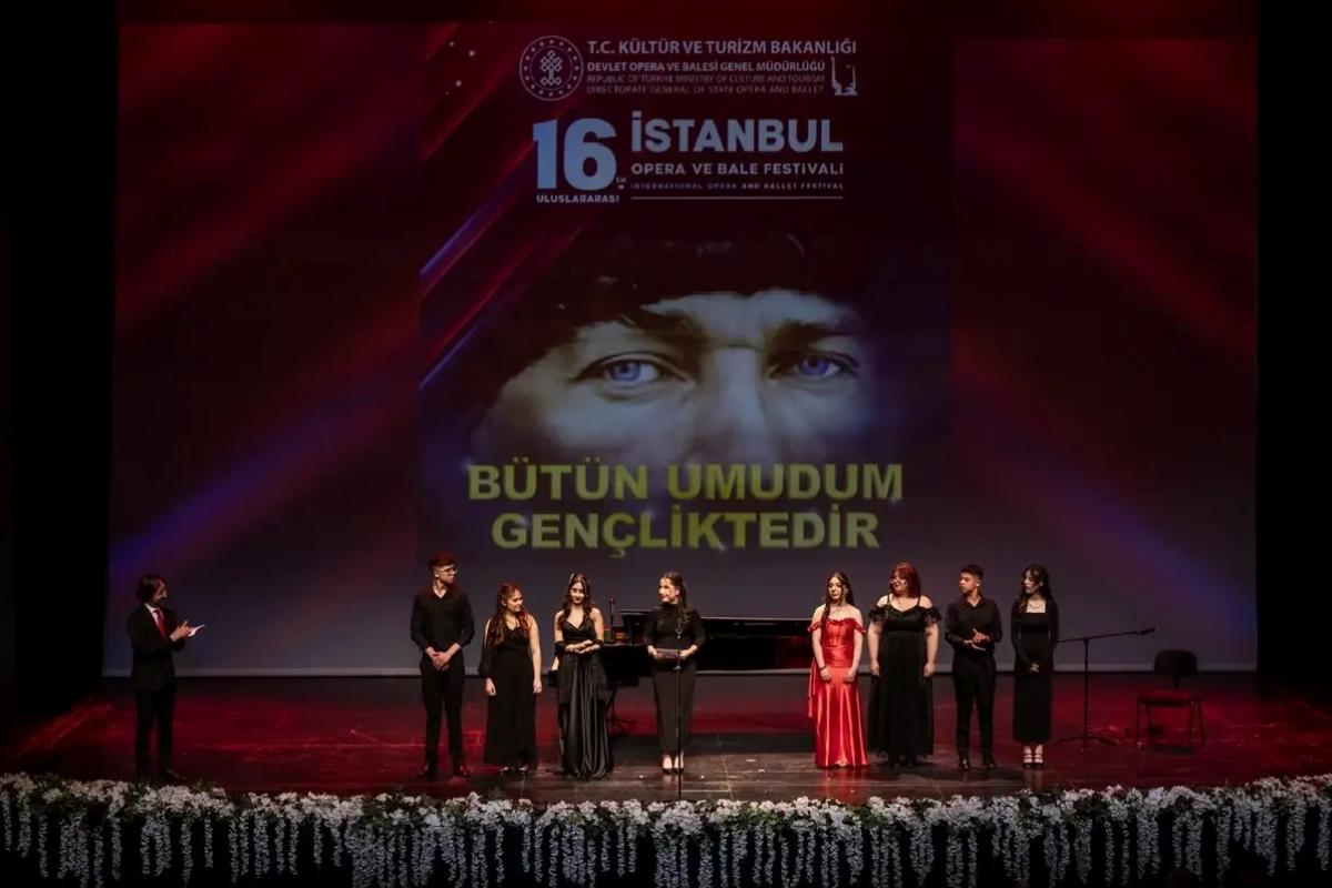 Genç Yetenekler ‘Bütün Umudum Gençliktedir’ Konserinde Sahne Aldı