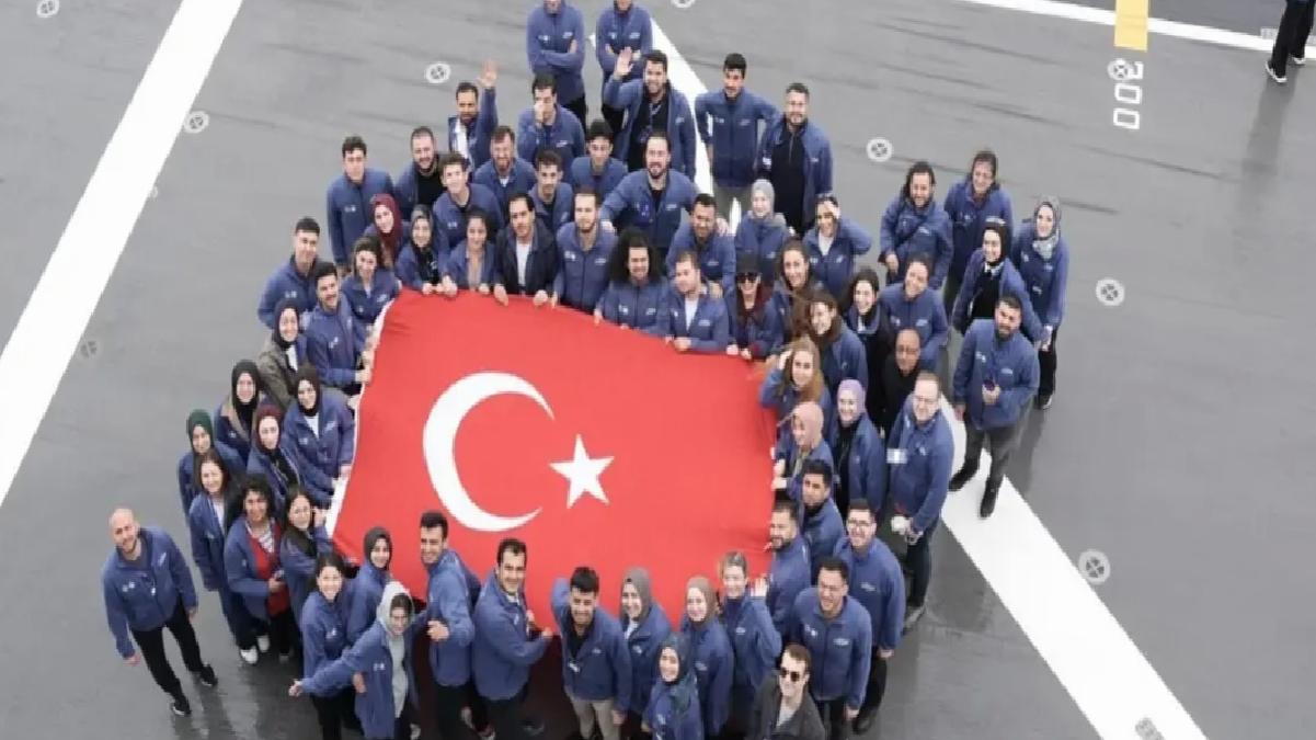 Gençlerin TCG Anadolu gemisiyle yolculuk mutluluğu