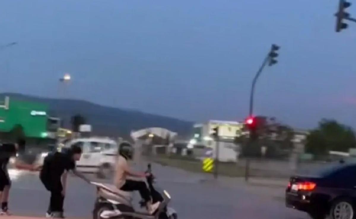 Gençlerin Tehlikeli Paten Yolculuğu