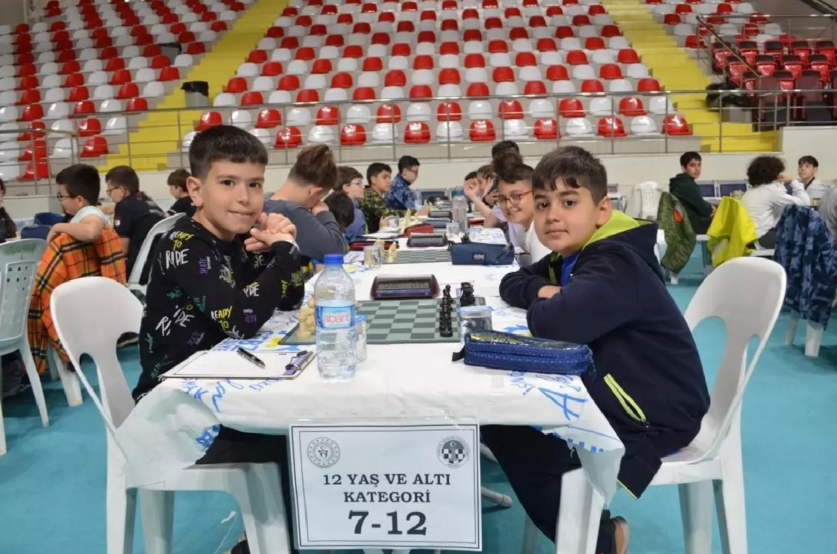 Gençlik Satranç Turnuvası Başladı