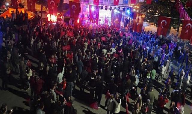 Gölcük Halkı 19 Mayıs Coşkusunu Fener Alayı ile Kutladı