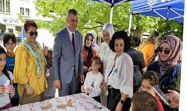 Gölcüklü Çocuklar elleriyle Annelerine Hediye Yaptı