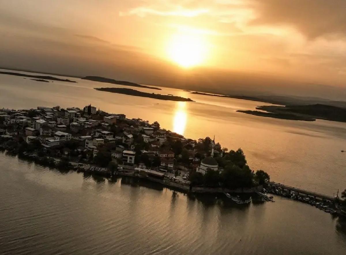 Gölyazı’nın Eşsiz Gün Batımı Drone ile Görüntülendi