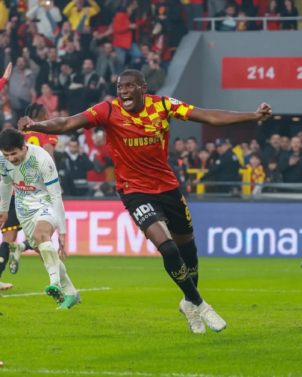 Göztepe, Heliton’un Sözleşmesini Uzatıyor