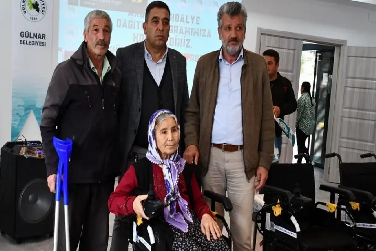 Gülnar’da Engellilere Akülü Sandalye Dağıtımı