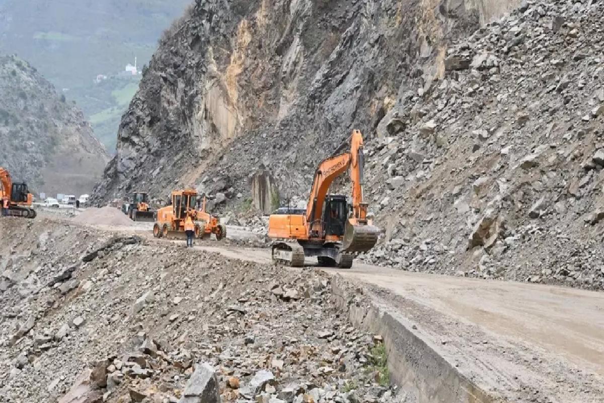 Gümüşhane-Giresun Yolu Kontrollü Olarak Açıldı