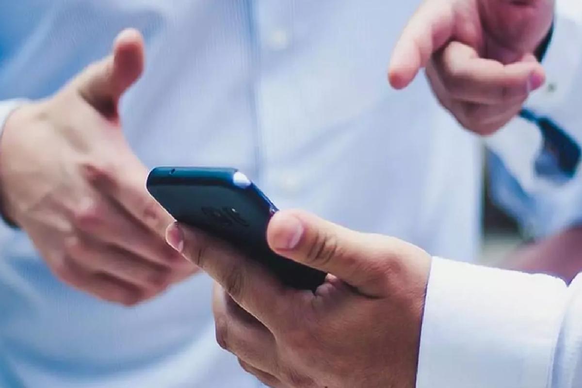Güvenlik açığı olan 4 telefon ve 1 hoparlör toplatılıyor! İade hakkı var