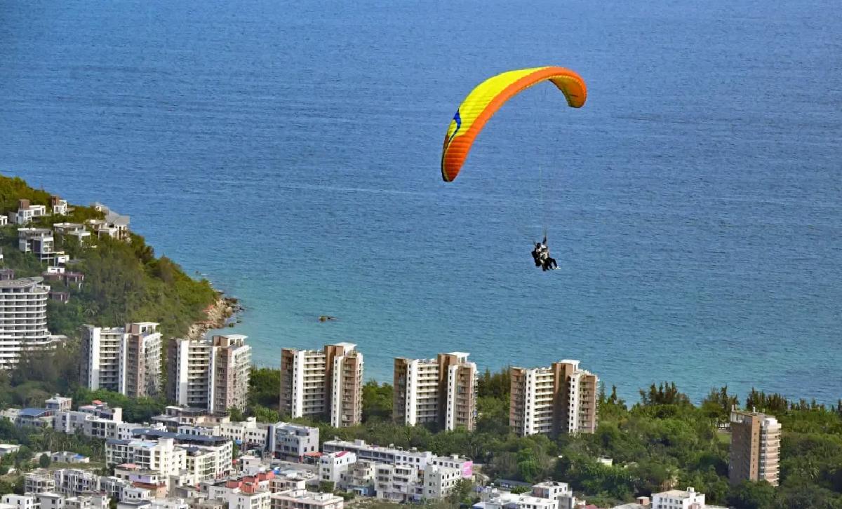 Hainan’da Yamaç Paraşütü İlgi Görüyor