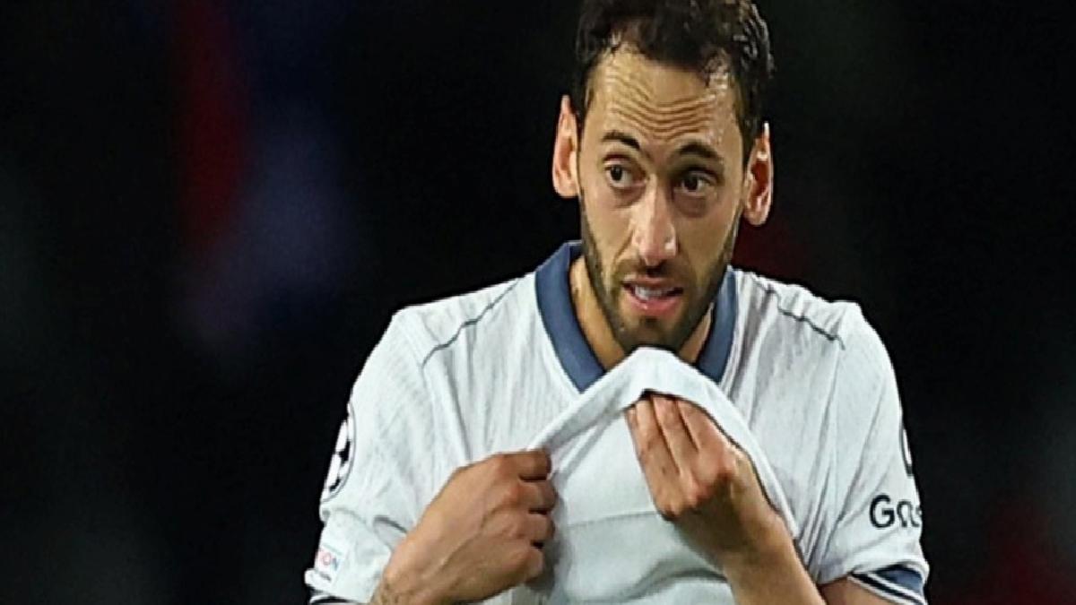 Hakan Çalhanoğlu’ndan taraftarına çağrı