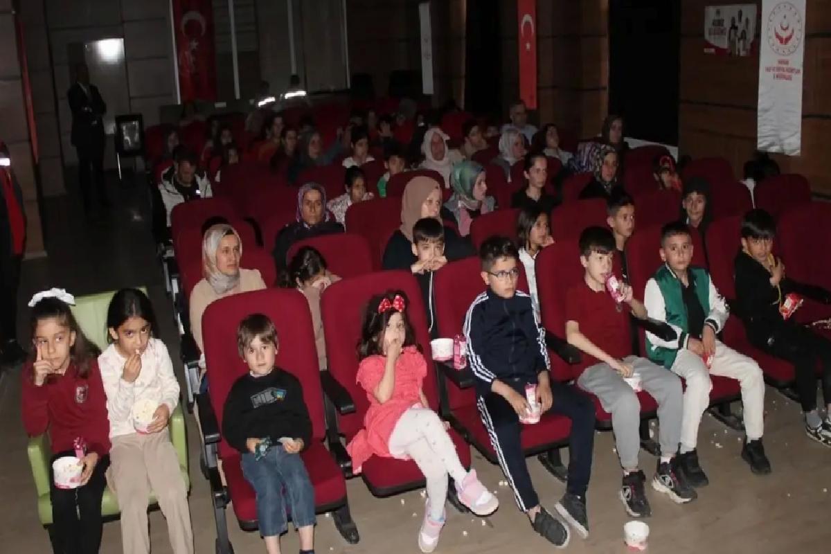 Hakkari’de Aile Yılı Sinema Etkinliği