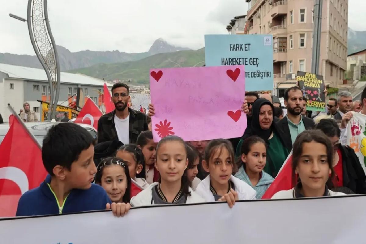 Hakkari’de Engelliler Haftası Yürüyüşü