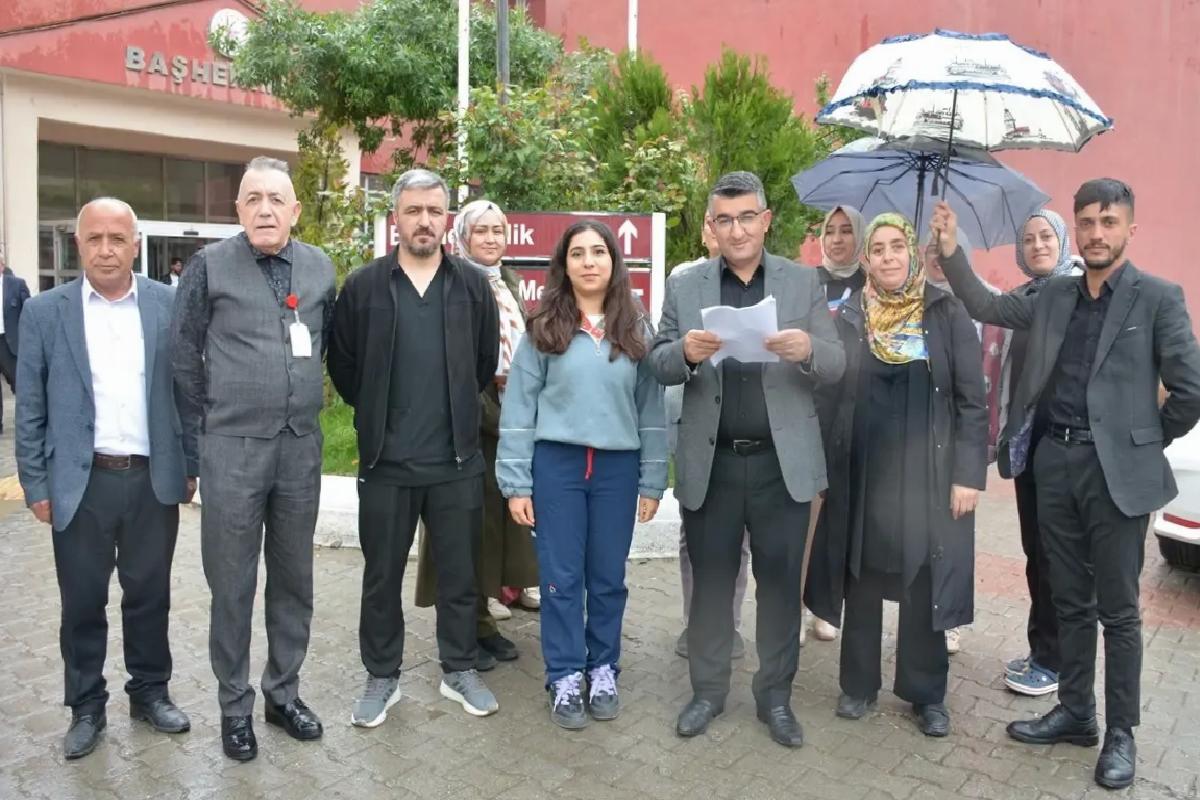 Hakkari’de Hemşire ve Ebelerin Talepleri Dile Getirildi
