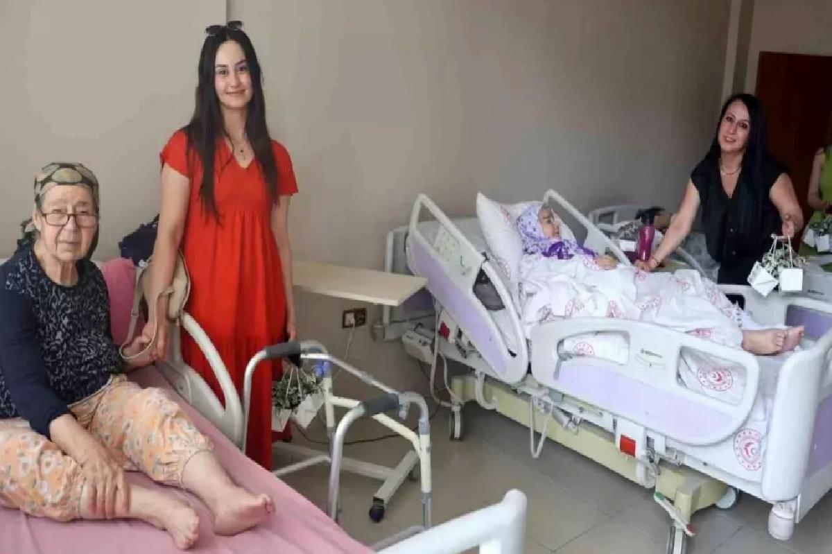 Hatay’da Anneler Günü Kutlaması