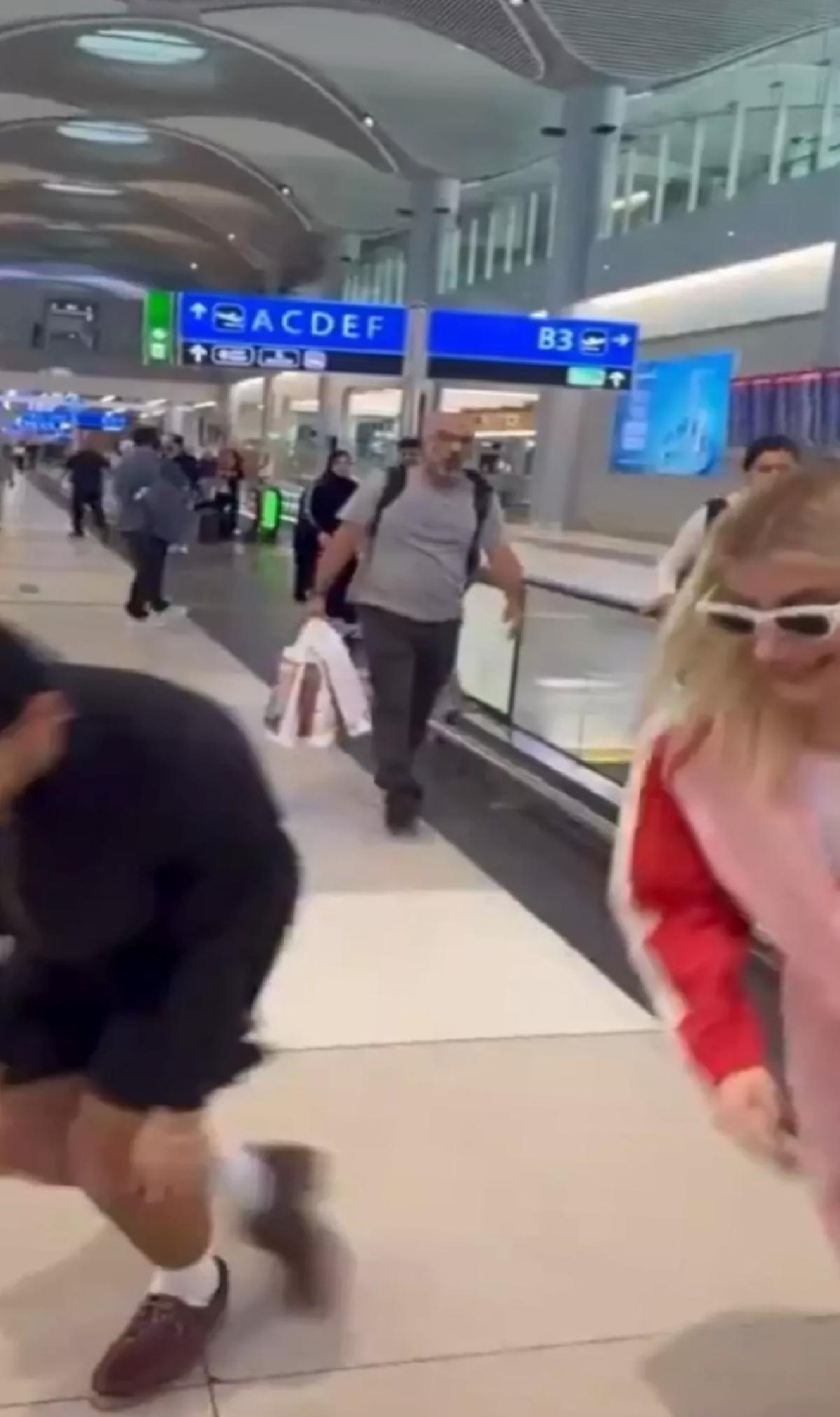 Havalimanında bir hayli eğlendi! İrem Derici’den ilginç dans