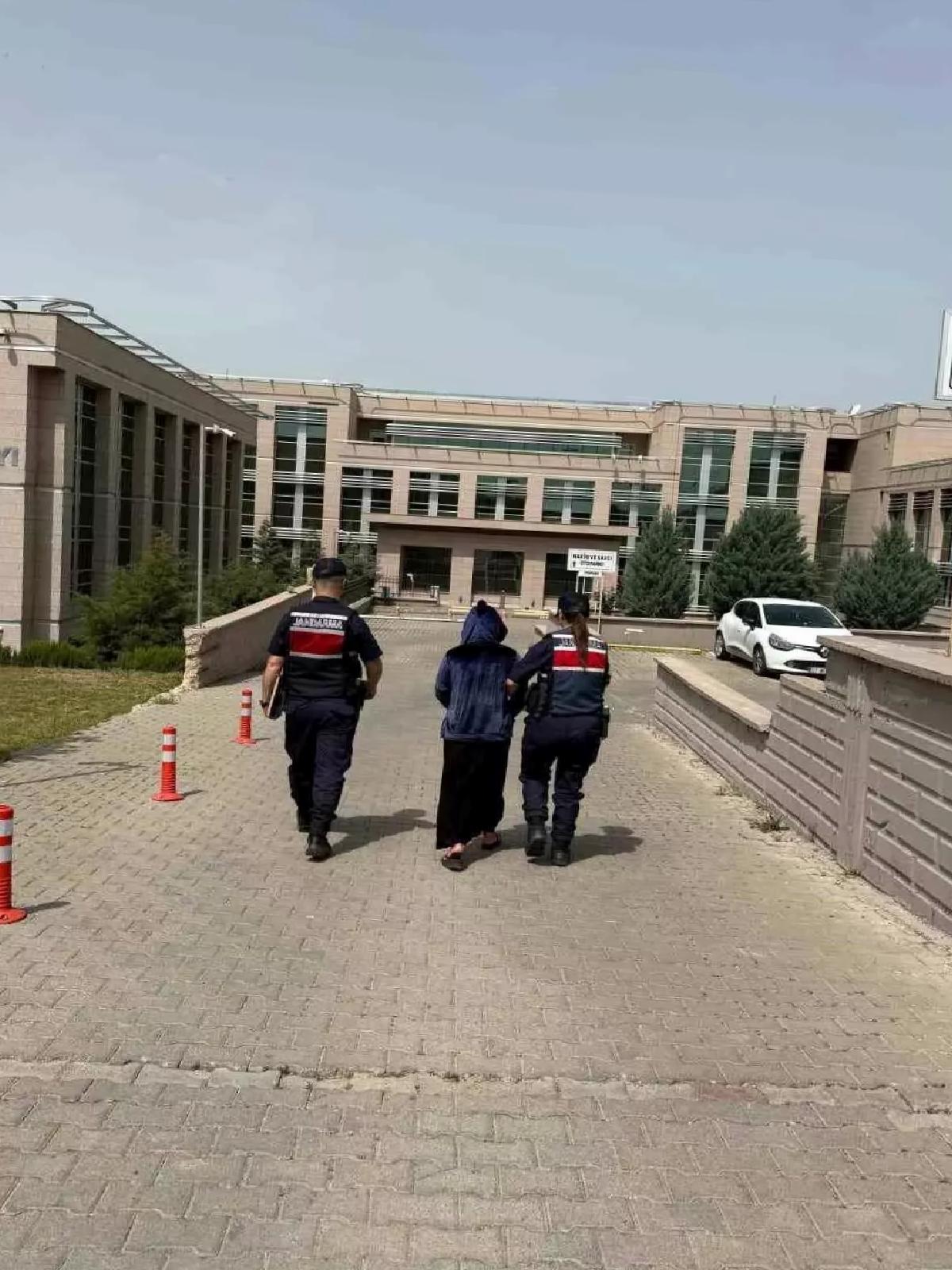 Hırsızlık Zanlısı Kadın Yakalandı