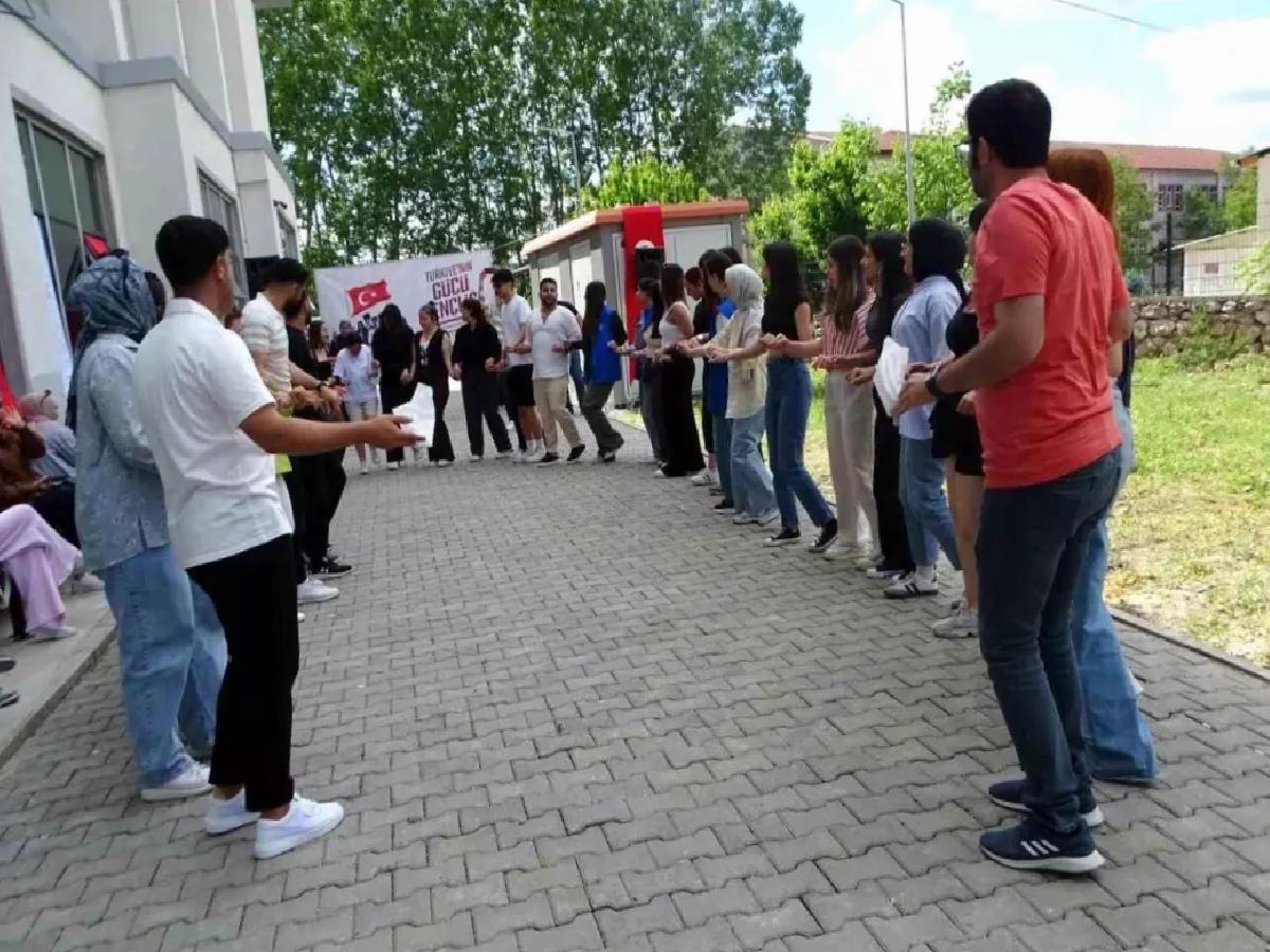 Hisarcık’ta Gençlik Haftası Müzik Etkinliği