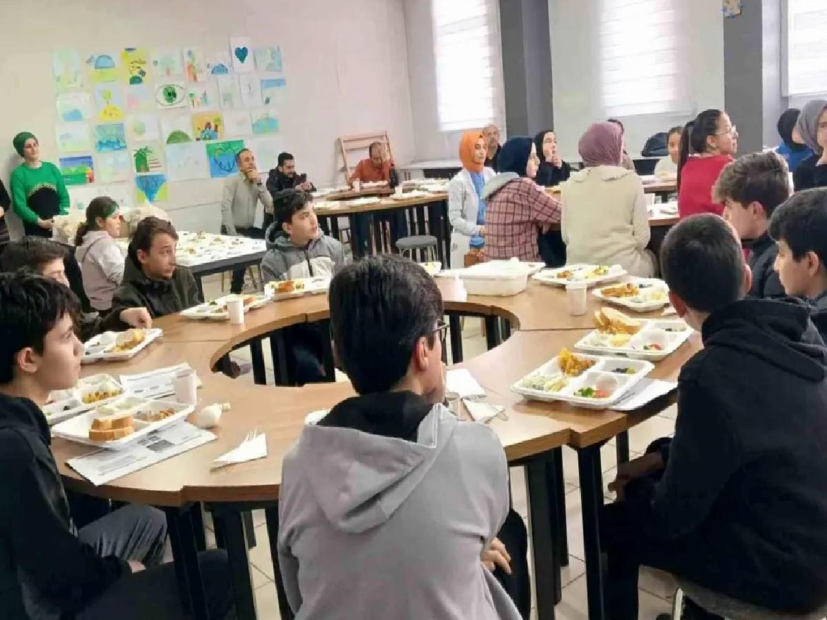 İbrahim Hakkı Kubilay İmam Hatip Ortaokulu başarılarıyla göz dolduruyor