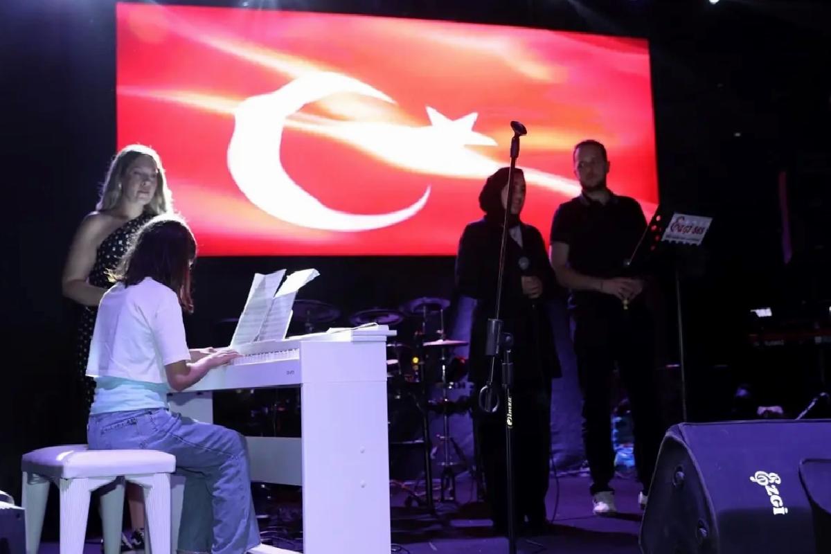 Iğdır’da Gençlik Yürüyüşü Düzenlendi