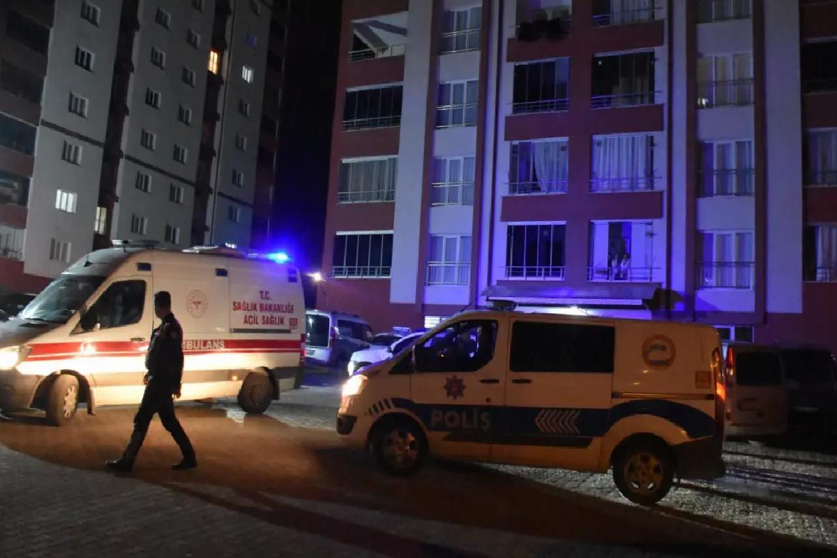 İki kardeş, boğazlarından kesilmiş halde ölü bulundu
