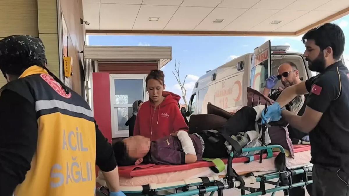 İnegöl’de Çocuk Korkuluk Demirine Saplandı