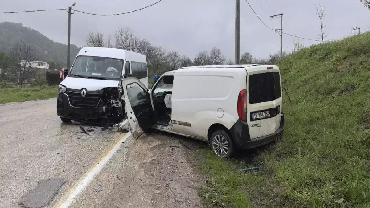 İnegöl’de Kaza: 13 Yaralı