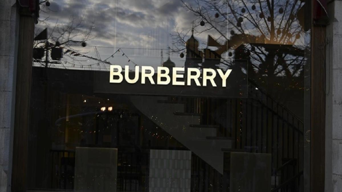İngiliz Burberry 1.700 kişiyi işten çıkararak tasarrufa gideceğini açıkladı