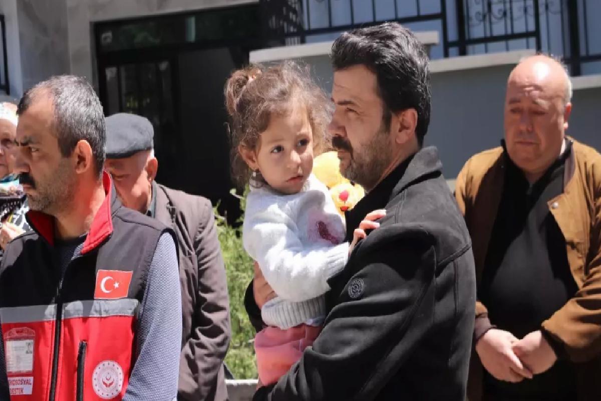 Irak’ta mayına basarak şehit olan İstihkam Uzman Çavuş Önder Özen’in cenazesi memleketine getirildi