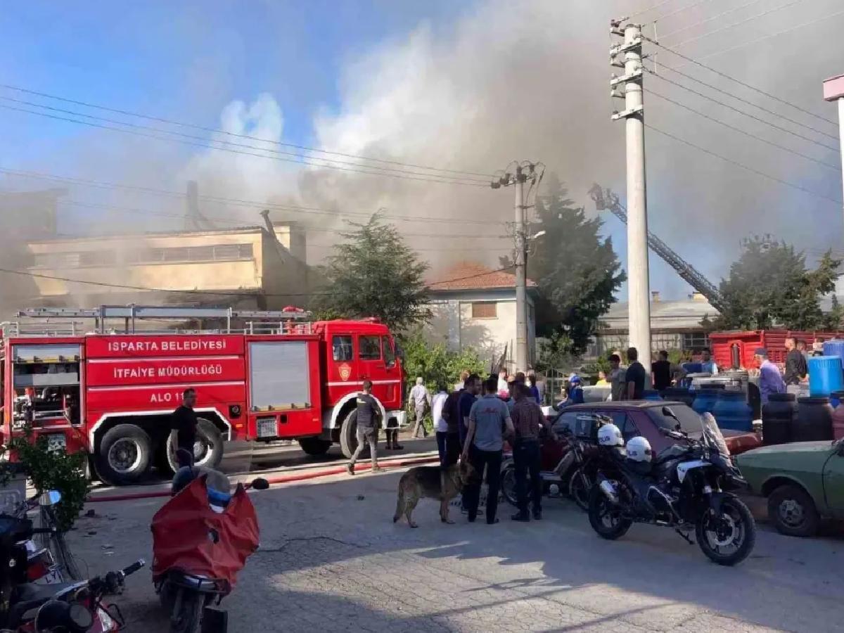Isparta’da Oyuncak Dükkanında Yangın