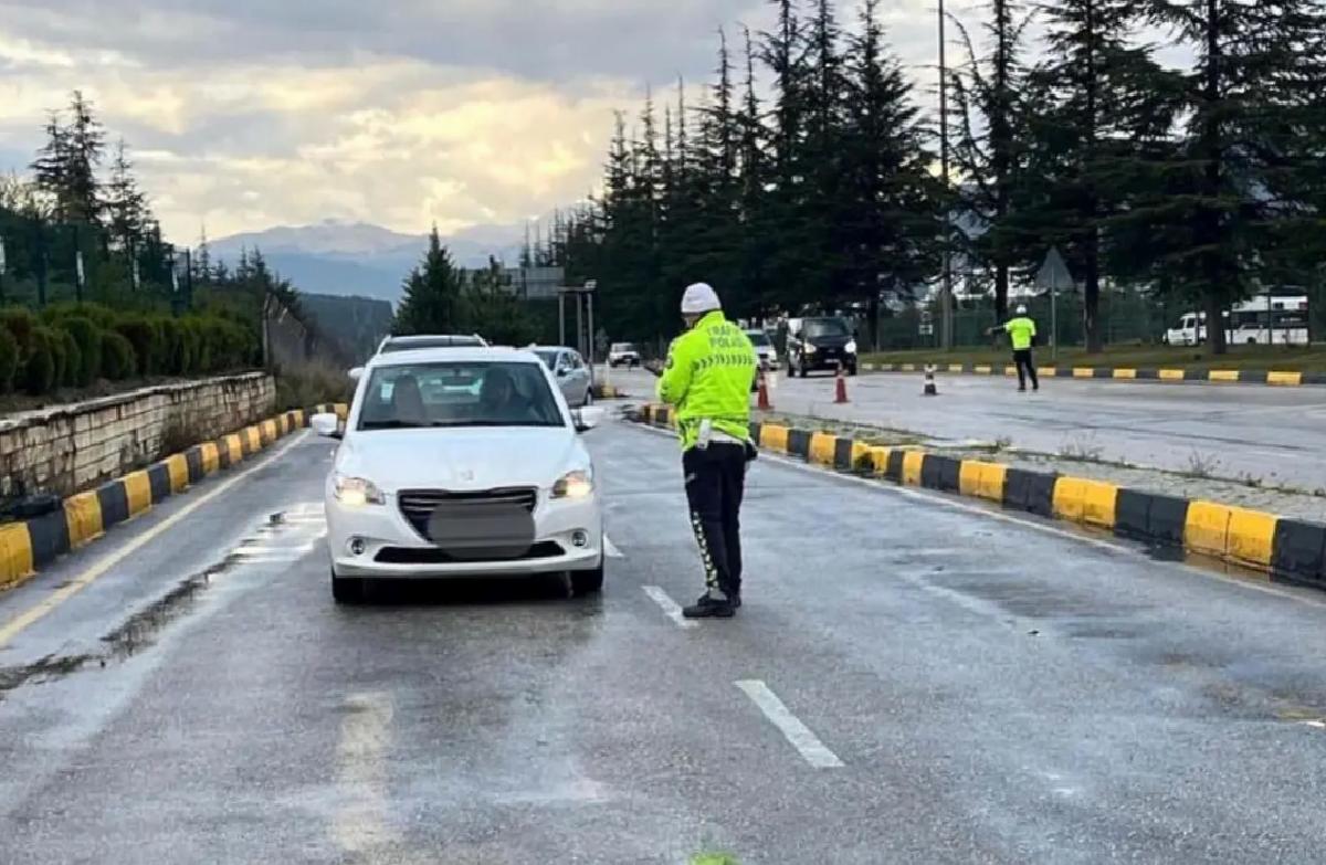 Isparta’da Polis Denetimlerinde 37 Bin Kişi Kontrol Edildi